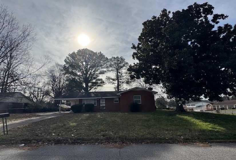 693 BONWOOD AVE, Memphis, Tennessee 38109, 4 Bedrooms Bedrooms, 7 Rooms Rooms,1 BathroomBathrooms,Residential,For Sale,BONWOOD,10212886