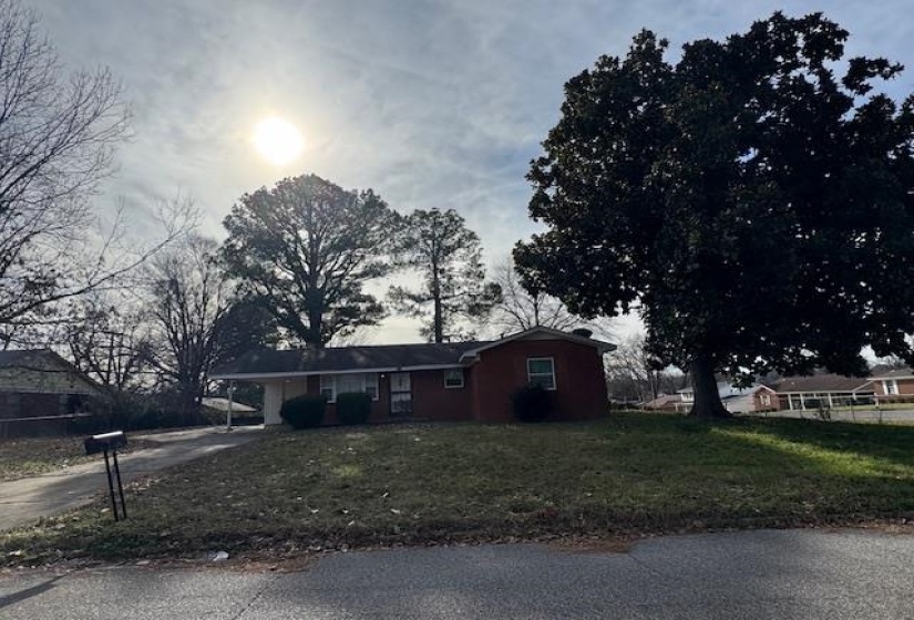 693 BONWOOD AVE, Memphis, Tennessee 38109, 4 Bedrooms Bedrooms, 7 Rooms Rooms,1 BathroomBathrooms,Residential,For Sale,BONWOOD,10212886