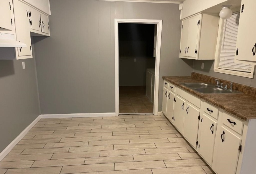 693 BONWOOD AVE, Memphis, Tennessee 38109, 4 Bedrooms Bedrooms, 7 Rooms Rooms,1 BathroomBathrooms,Residential,For Sale,BONWOOD,10212886