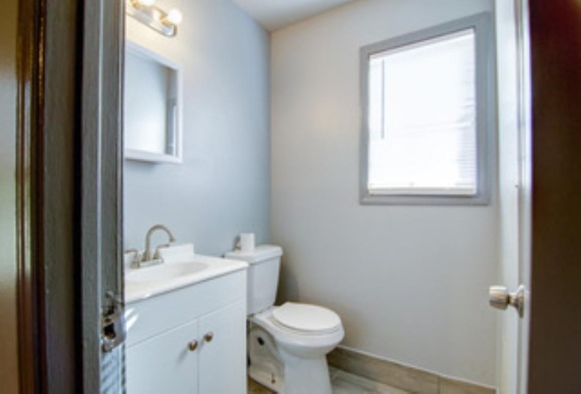 396 HOLMES RD, Memphis, Tennessee 38109, 3 Bedrooms Bedrooms, 5 Rooms Rooms,1 BathroomBathrooms,Residential,For Sale,HOLMES,10212887