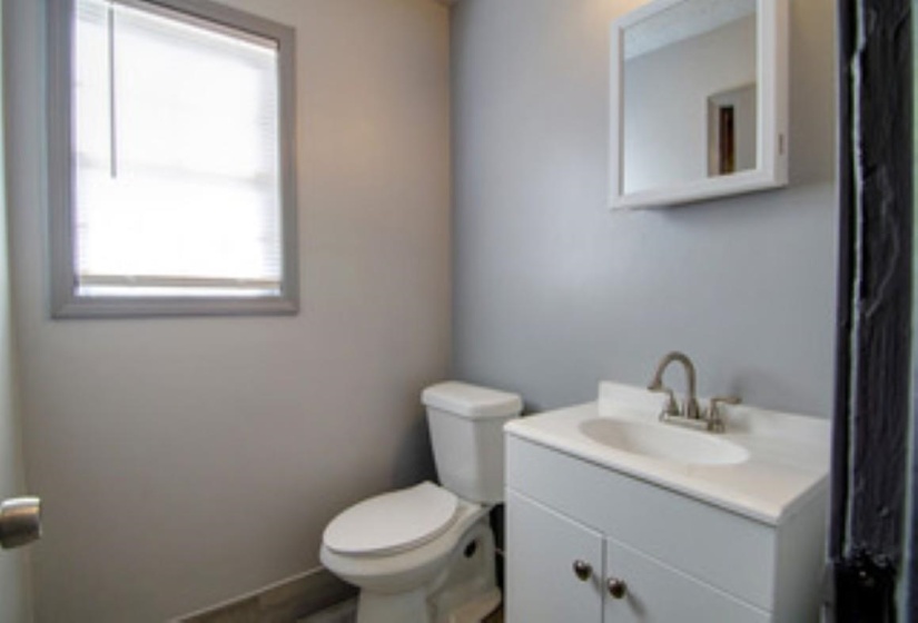 396 HOLMES RD, Memphis, Tennessee 38109, 3 Bedrooms Bedrooms, 5 Rooms Rooms,1 BathroomBathrooms,Residential,For Sale,HOLMES,10212887