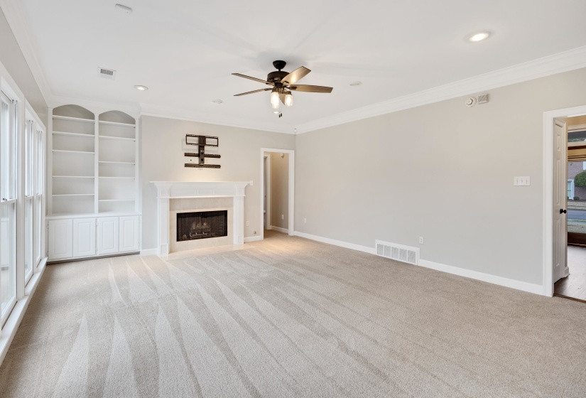 1837 NORTHCROSS PL, Collierville, Tennessee 38017, 5 Bedrooms Bedrooms, 11 Rooms Rooms,3.1 BathroomsBathrooms,Residential,For Sale,NORTHCROSS,10212901
