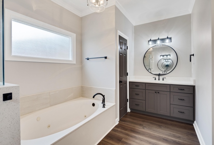 1837 NORTHCROSS PL, Collierville, Tennessee 38017, 5 Bedrooms Bedrooms, 11 Rooms Rooms,3.1 BathroomsBathrooms,Residential,For Sale,NORTHCROSS,10212901