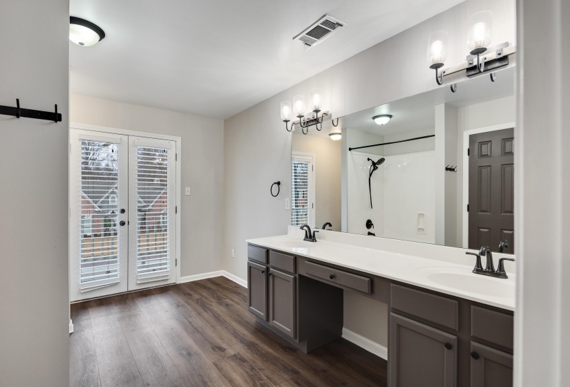 1837 NORTHCROSS PL, Collierville, Tennessee 38017, 5 Bedrooms Bedrooms, 11 Rooms Rooms,3.1 BathroomsBathrooms,Residential,For Sale,NORTHCROSS,10212901