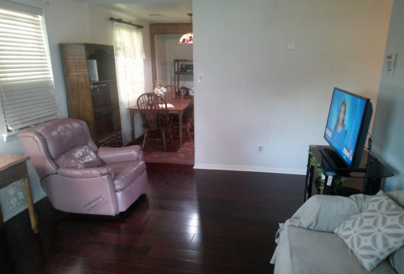 4374 FORD RD, Memphis, Tennessee 38109, 3 Bedroom Bedrooms, 5 Room Rooms,1 BathroomBathrooms,Residential,For Sale,FORD,0,10212965
