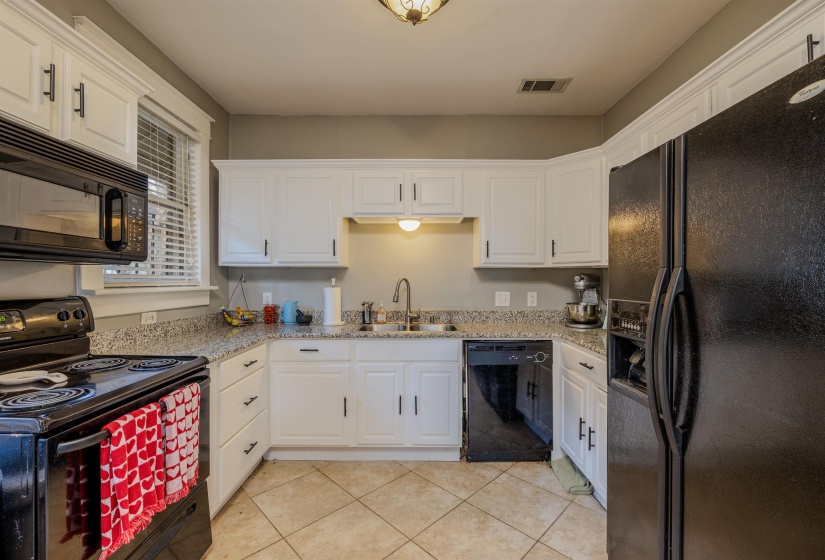 830 MAURY ST, Memphis, Tennessee 38107, 4 Bedroom Bedrooms, 9 Room Rooms,2 BathroomBathrooms,Residential,For Sale,MAURY,0,10212981