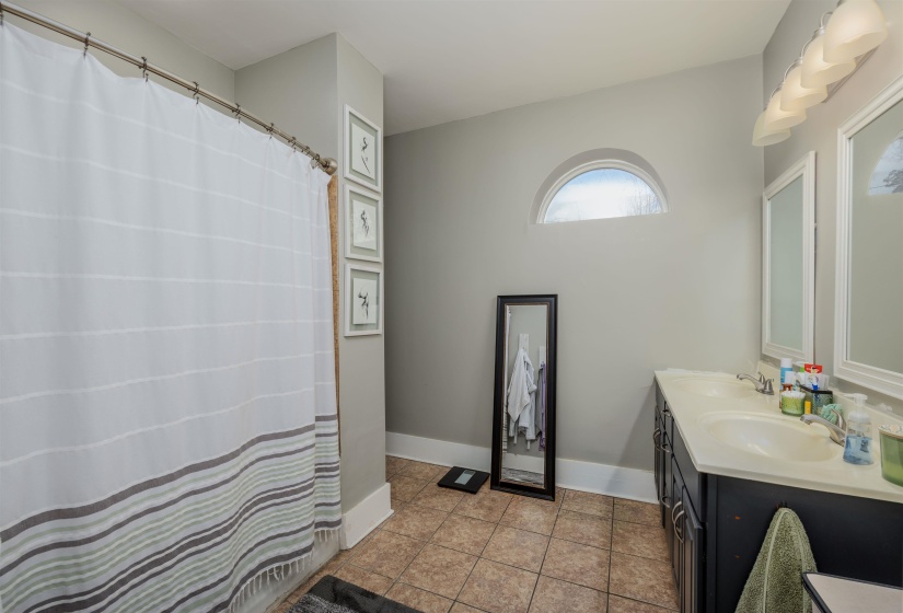 830 MAURY ST, Memphis, Tennessee 38107, 4 Bedroom Bedrooms, 9 Room Rooms,2 BathroomBathrooms,Residential,For Sale,MAURY,0,10212981