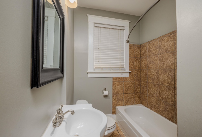 830 MAURY ST, Memphis, Tennessee 38107, 4 Bedroom Bedrooms, 9 Room Rooms,2 BathroomBathrooms,Residential,For Sale,MAURY,0,10212981