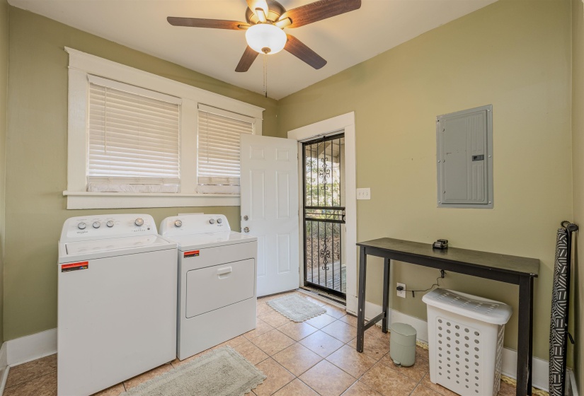 830 MAURY ST, Memphis, Tennessee 38107, 4 Bedroom Bedrooms, 9 Room Rooms,2 BathroomBathrooms,Residential,For Sale,MAURY,0,10212981
