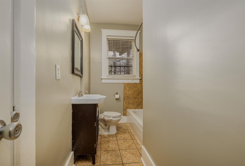 830 MAURY ST, Memphis, Tennessee 38107, 4 Bedroom Bedrooms, 9 Room Rooms,2 BathroomBathrooms,Residential,For Sale,MAURY,0,10212981