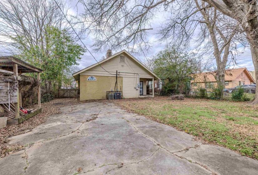 830 MAURY ST, Memphis, Tennessee 38107, 4 Bedroom Bedrooms, 9 Room Rooms,2 BathroomBathrooms,Residential,For Sale,MAURY,0,10212981