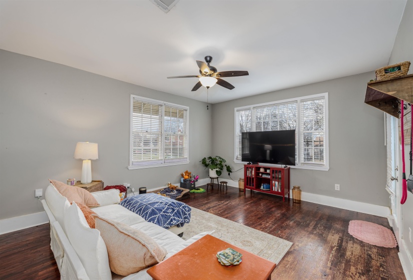 830 MAURY ST, Memphis, Tennessee 38107, 4 Bedroom Bedrooms, 9 Room Rooms,2 BathroomBathrooms,Residential,For Sale,MAURY,0,10212981