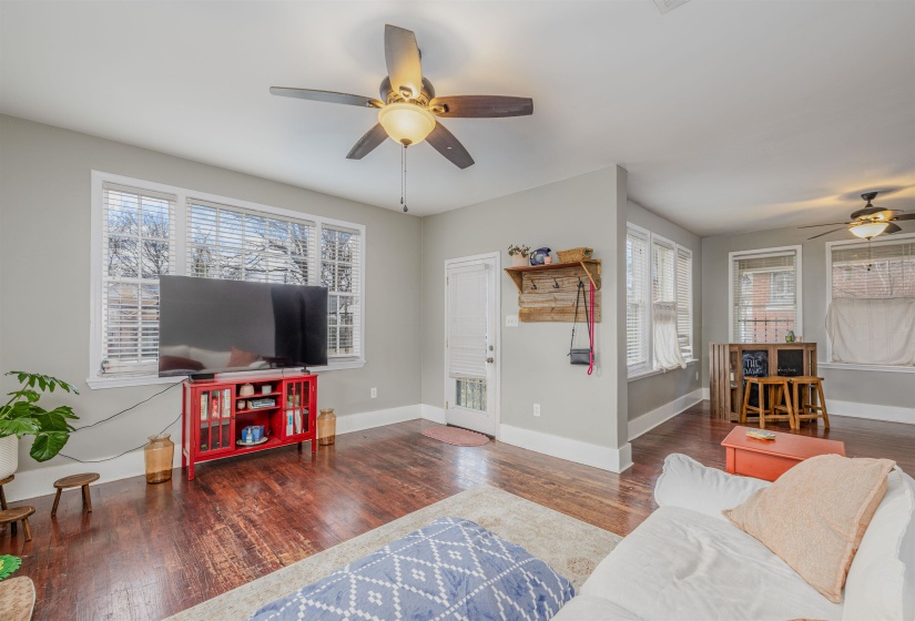 830 MAURY ST, Memphis, Tennessee 38107, 4 Bedroom Bedrooms, 9 Room Rooms,2 BathroomBathrooms,Residential,For Sale,MAURY,0,10212981