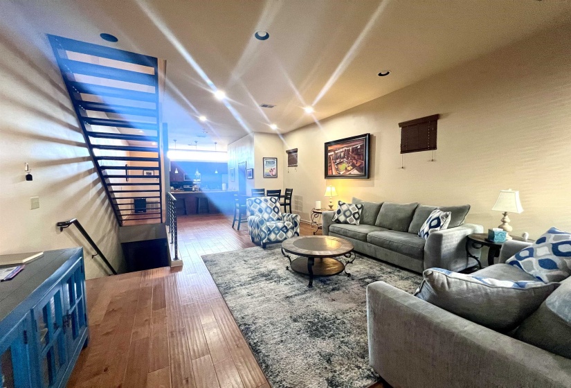 449 MONROE AVE, Memphis, Tennessee 38103, 2 Bedroom Bedrooms, 4 Room Rooms,2.1 BathroomBathrooms,Residential,For Sale,MONROE,0,10213037