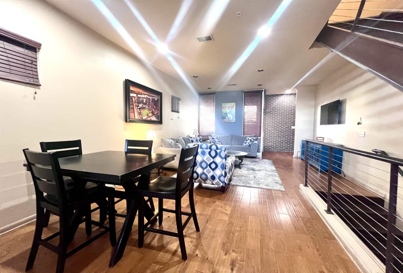 449 MONROE AVE, Memphis, Tennessee 38103, 2 Bedroom Bedrooms, 4 Room Rooms,2.1 BathroomBathrooms,Residential,For Sale,MONROE,0,10213037