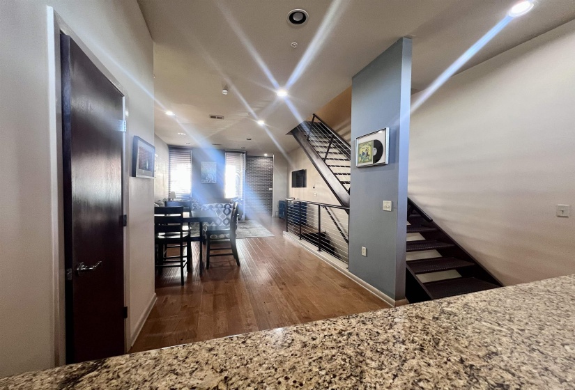 449 MONROE AVE, Memphis, Tennessee 38103, 2 Bedroom Bedrooms, 4 Room Rooms,2.1 BathroomBathrooms,Residential,For Sale,MONROE,0,10213037