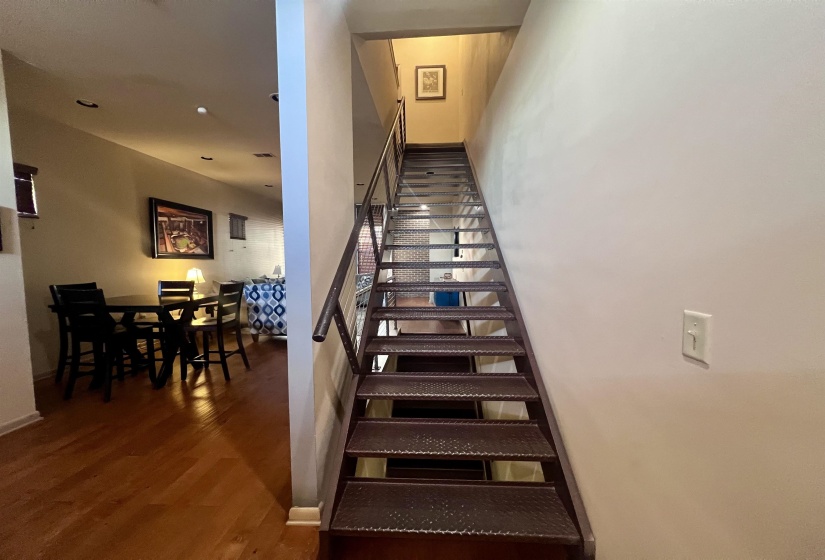 449 MONROE AVE, Memphis, Tennessee 38103, 2 Bedroom Bedrooms, 4 Room Rooms,2.1 BathroomBathrooms,Residential,For Sale,MONROE,0,10213037