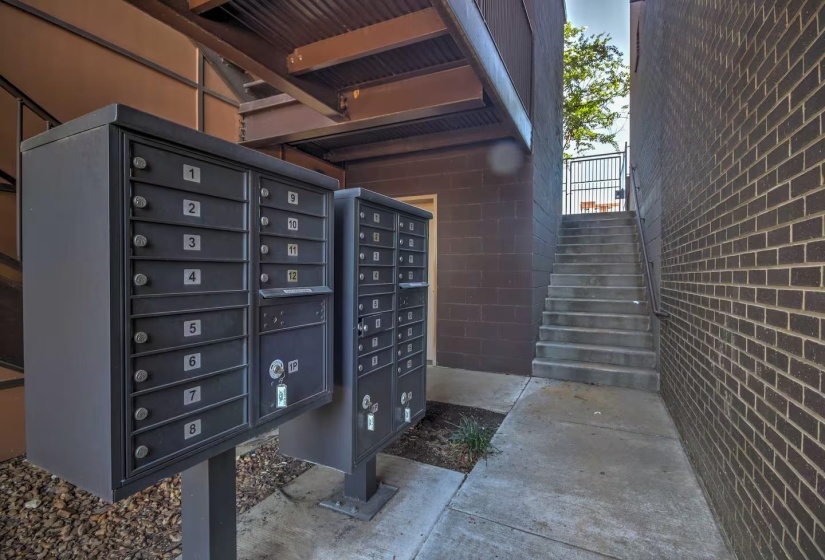 449 MONROE AVE, Memphis, Tennessee 38103, 2 Bedroom Bedrooms, 4 Room Rooms,2.1 BathroomBathrooms,Residential,For Sale,MONROE,0,10213037
