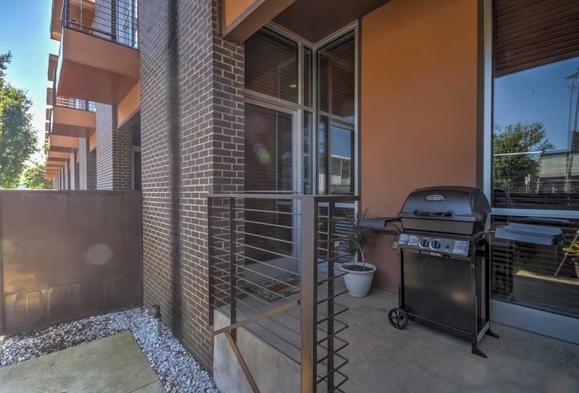 449 MONROE AVE, Memphis, Tennessee 38103, 2 Bedroom Bedrooms, 4 Room Rooms,2.1 BathroomBathrooms,Residential,For Sale,MONROE,0,10213037
