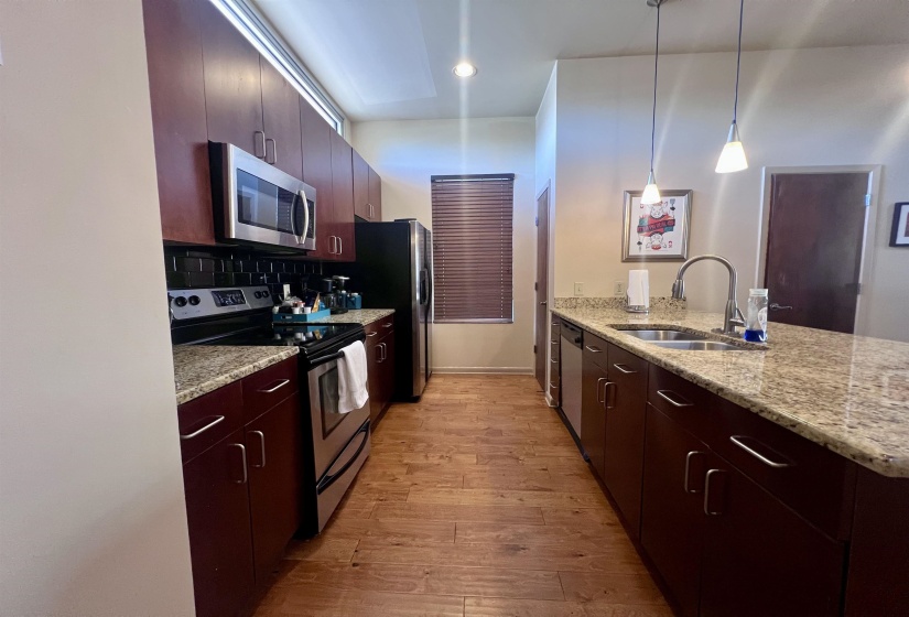 449 MONROE AVE, Memphis, Tennessee 38103, 2 Bedroom Bedrooms, 4 Room Rooms,2.1 BathroomBathrooms,Residential,For Sale,MONROE,0,10213037