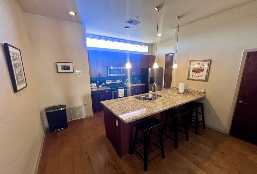 449 MONROE AVE, Memphis, Tennessee 38103, 2 Bedroom Bedrooms, 4 Room Rooms,2.1 BathroomBathrooms,Residential,For Sale,MONROE,0,10213037