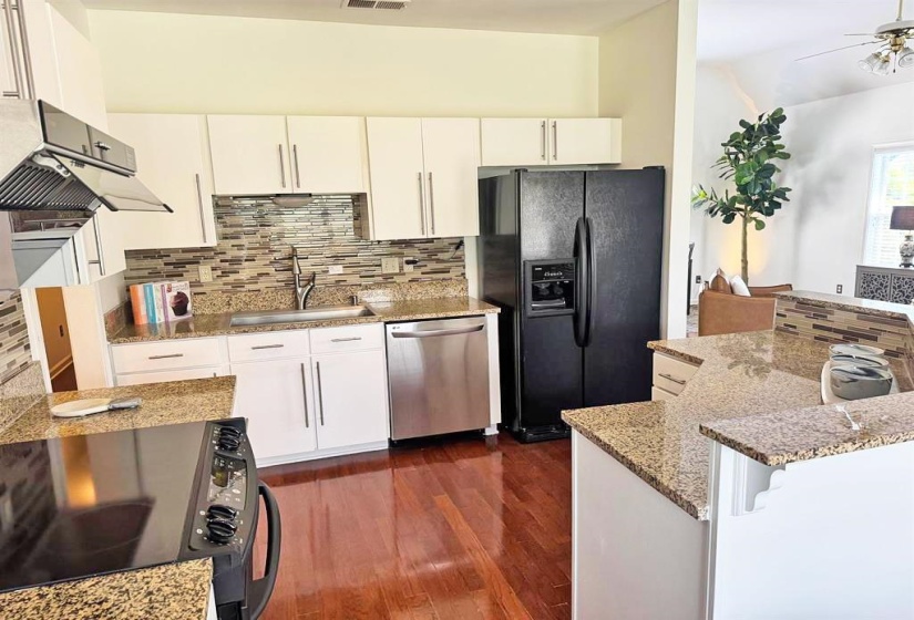 5524 FOUNTAIN BAY DR, Memphis, Tennessee 38120, 4 Bedrooms Bedrooms, 7 Rooms Rooms,2.1 BathroomsBathrooms,Residential,For Sale,FOUNTAIN BAY,10213060