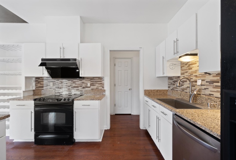 5524 FOUNTAIN BAY DR, Memphis, Tennessee 38120, 4 Bedrooms Bedrooms, 7 Rooms Rooms,2.1 BathroomsBathrooms,Residential,For Sale,FOUNTAIN BAY,10213060