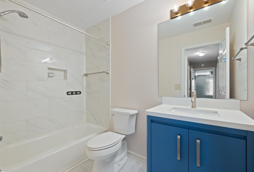 5524 FOUNTAIN BAY DR, Memphis, Tennessee 38120, 4 Bedrooms Bedrooms, 7 Rooms Rooms,2.1 BathroomsBathrooms,Residential,For Sale,FOUNTAIN BAY,10213060
