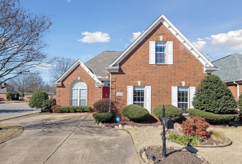 5524 FOUNTAIN BAY DR, Memphis, Tennessee 38120, 4 Bedrooms Bedrooms, 7 Rooms Rooms,2.1 BathroomsBathrooms,Residential,For Sale,FOUNTAIN BAY,10213060