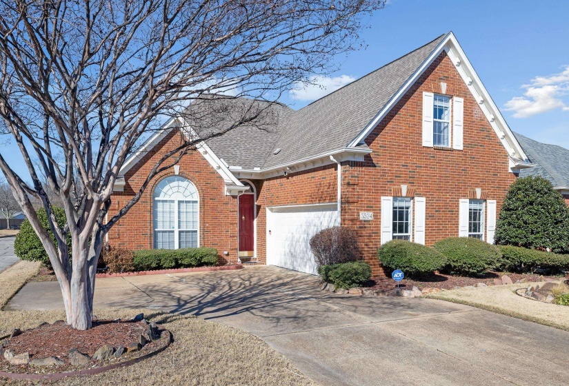 5524 FOUNTAIN BAY DR, Memphis, Tennessee 38120, 4 Bedrooms Bedrooms, 7 Rooms Rooms,2.1 BathroomsBathrooms,Residential,For Sale,FOUNTAIN BAY,10213060