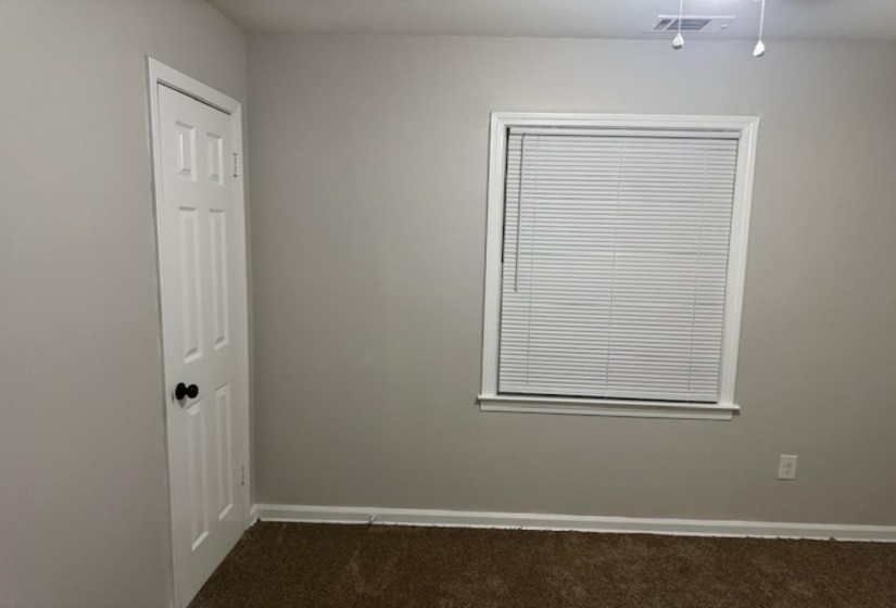 3733 BROMPTON AVE, Memphis, Tennessee 38118, 4 Bedroom Bedrooms, 6 Room Rooms,1.1 BathroomBathrooms,Residential,For Sale,BROMPTON,0,10213141