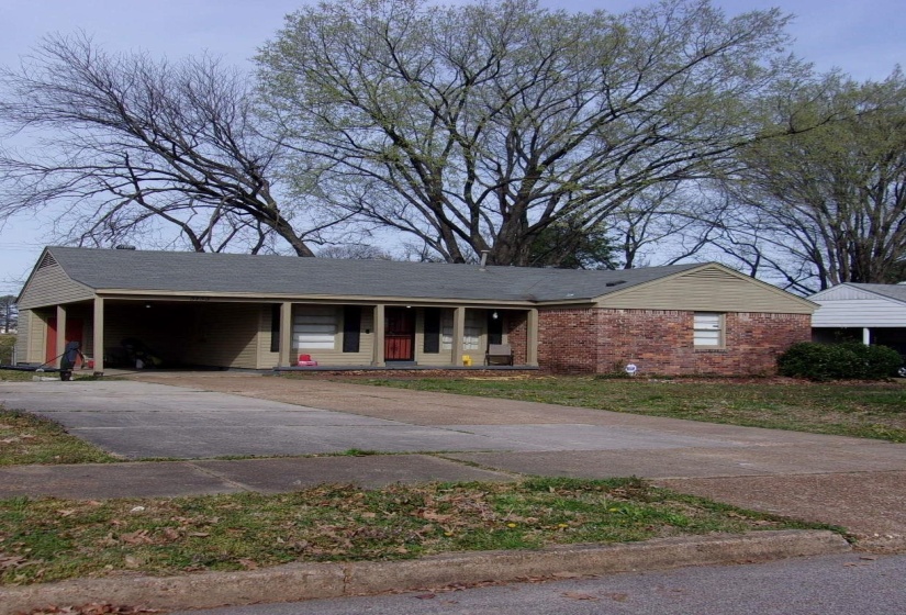 3733 BROMPTON AVE, Memphis, Tennessee 38118, 4 Bedroom Bedrooms, 6 Room Rooms,1.1 BathroomBathrooms,Residential,For Sale,BROMPTON,0,10213141