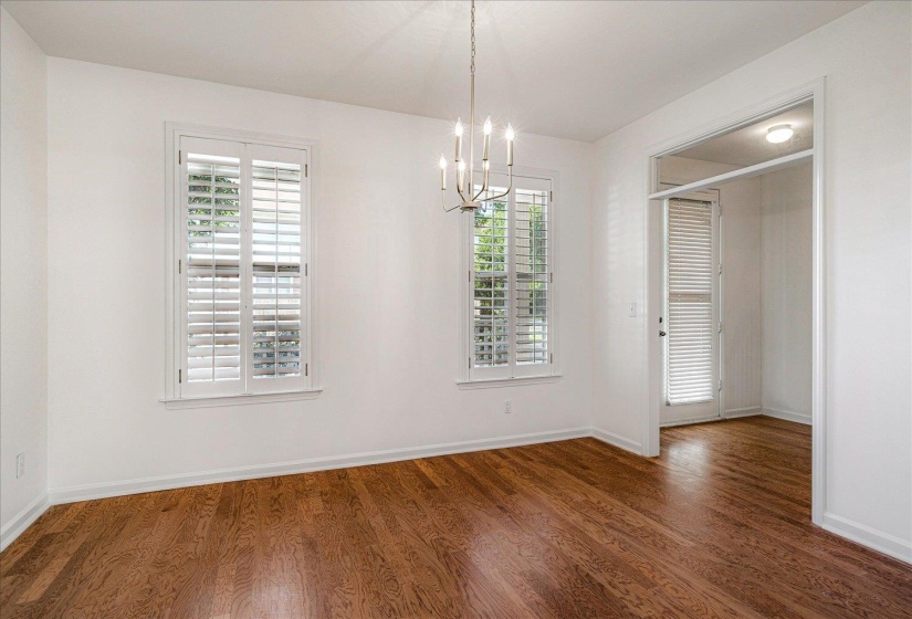 275 ISLAND VILLAGE DR, Memphis, Tennessee 38103, 4 Bedrooms Bedrooms, 7 Rooms Rooms,2.1 BathroomsBathrooms,Residential,For Sale,ISLAND VILLAGE,10213142