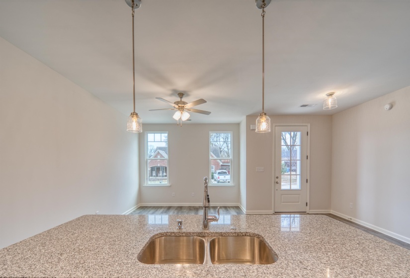 200 WASHINGTON AVE, Covington, Tennessee 38019, 2 Bedroom Bedrooms, 5 Room Rooms,2.1 BathroomBathrooms,Residential,For Sale,WASHINGTON,0,10213168
