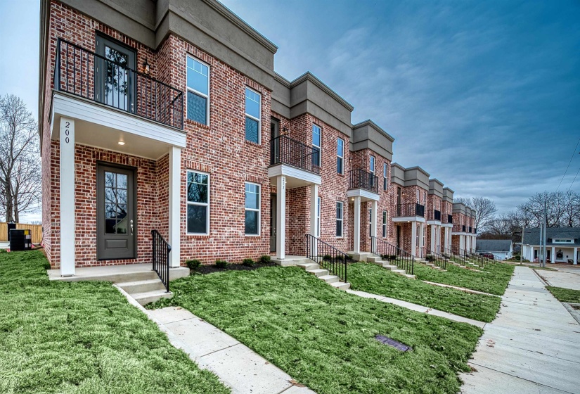 200 WASHINGTON AVE, Covington, Tennessee 38019, 2 Bedroom Bedrooms, 5 Room Rooms,2.1 BathroomBathrooms,Residential,For Sale,WASHINGTON,0,10213168