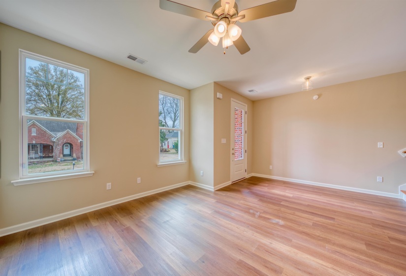 212 WASHINGTON AVE, Covington, Tennessee 38019, 2 Bedroom Bedrooms, 5 Room Rooms,2.1 BathroomBathrooms,Residential,For Sale,WASHINGTON,0,10213170