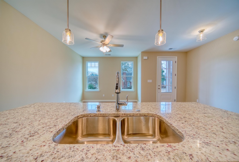 212 WASHINGTON AVE, Covington, Tennessee 38019, 2 Bedroom Bedrooms, 5 Room Rooms,2.1 BathroomBathrooms,Residential,For Sale,WASHINGTON,0,10213170