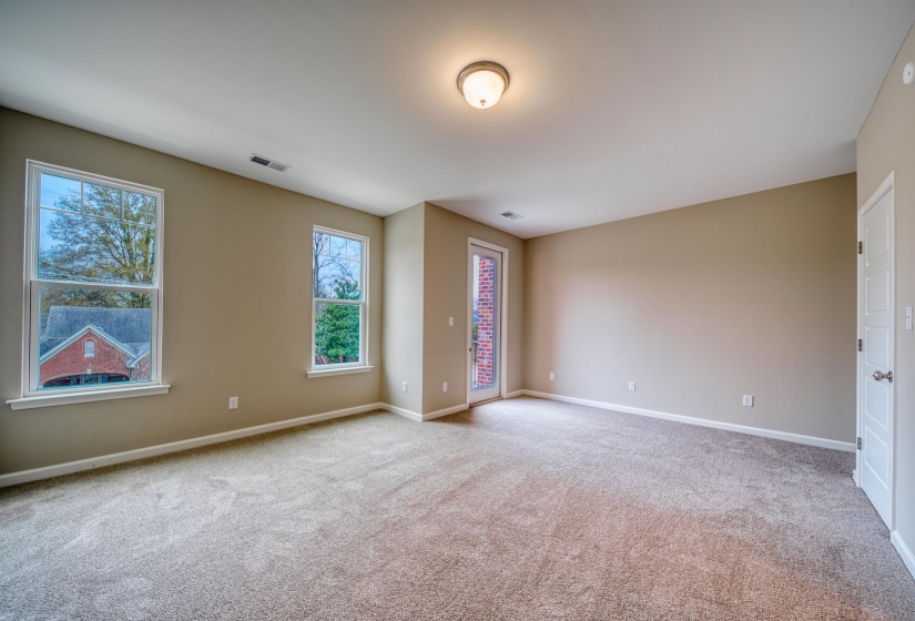 212 WASHINGTON AVE, Covington, Tennessee 38019, 2 Bedroom Bedrooms, 5 Room Rooms,2.1 BathroomBathrooms,Residential,For Sale,WASHINGTON,0,10213170
