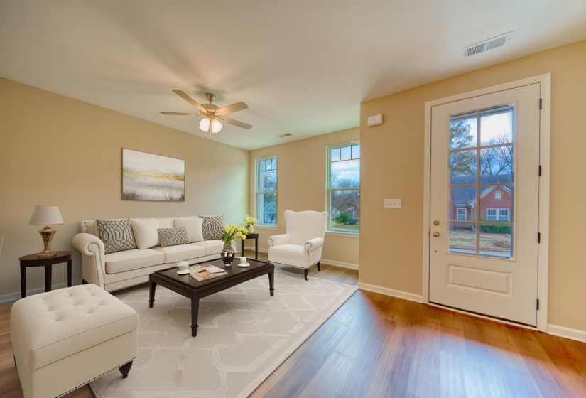 212 WASHINGTON AVE, Covington, Tennessee 38019, 2 Bedroom Bedrooms, 5 Room Rooms,2.1 BathroomBathrooms,Residential,For Sale,WASHINGTON,0,10213170