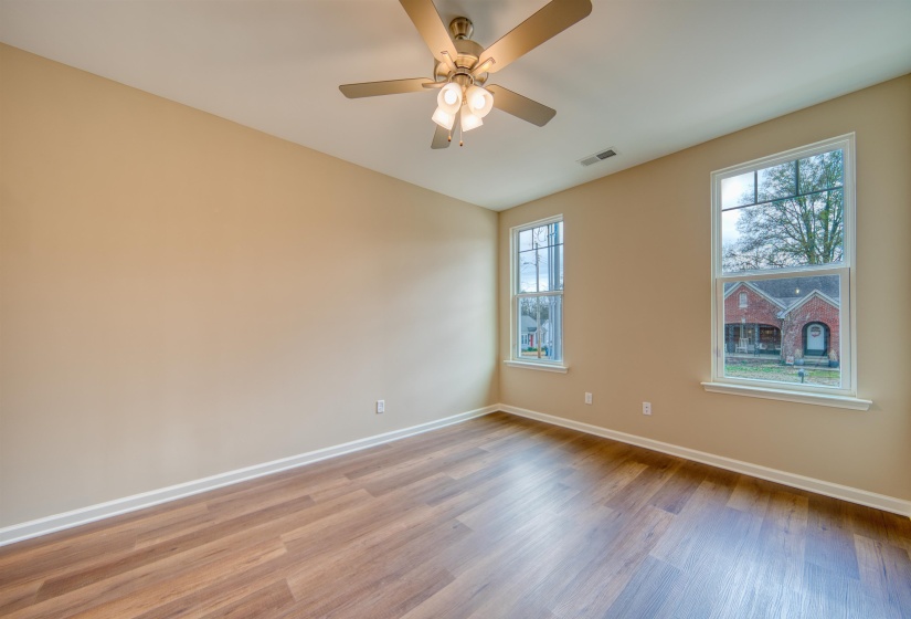212 WASHINGTON AVE, Covington, Tennessee 38019, 2 Bedroom Bedrooms, 5 Room Rooms,2.1 BathroomBathrooms,Residential,For Sale,WASHINGTON,0,10213170