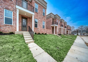 224 WASHINGTON AVE, Covington, Tennessee 38019, 2 Bedroom Bedrooms, 5 Room Rooms,2.1 BathroomBathrooms,Residential,For Sale,WASHINGTON,0,10213171