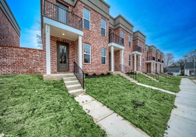 236 WASHINGTON AVE, Covington, Tennessee 38019, 2 Bedroom Bedrooms, 5 Room Rooms,2.1 BathroomBathrooms,Residential,For Sale,WASHINGTON,0,10213179