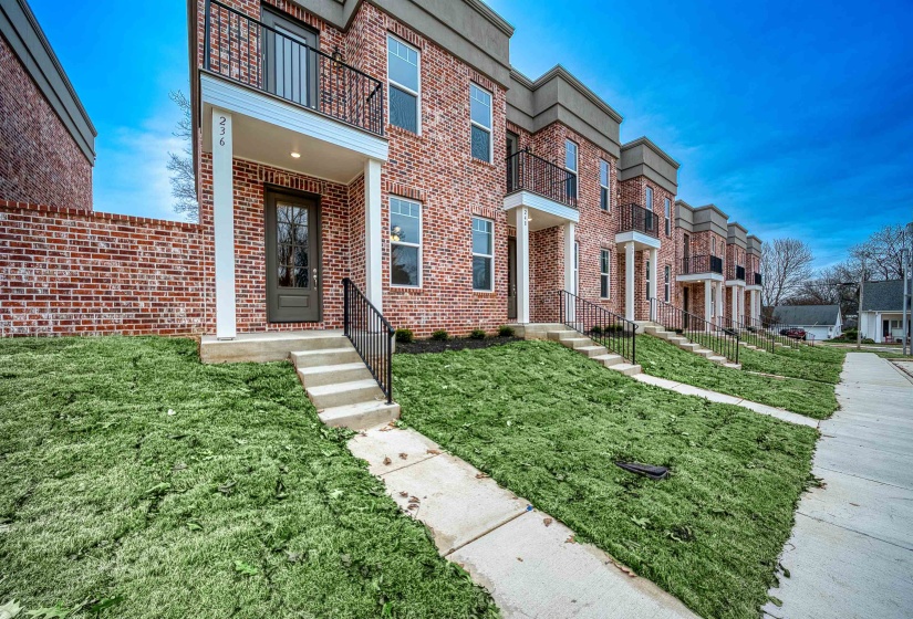 236 WASHINGTON AVE, Covington, Tennessee 38019, 2 Bedroom Bedrooms, 5 Room Rooms,2.1 BathroomBathrooms,Residential,For Sale,WASHINGTON,0,10213179