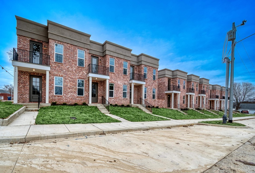 236 WASHINGTON AVE, Covington, Tennessee 38019, 2 Bedroom Bedrooms, 5 Room Rooms,2.1 BathroomBathrooms,Residential,For Sale,WASHINGTON,0,10213179