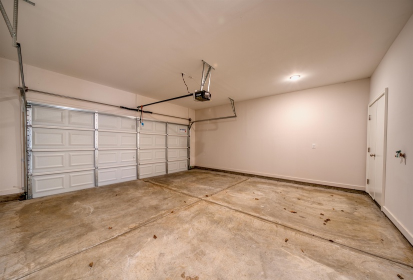 236 WASHINGTON AVE, Covington, Tennessee 38019, 2 Bedroom Bedrooms, 5 Room Rooms,2.1 BathroomBathrooms,Residential,For Sale,WASHINGTON,0,10213179