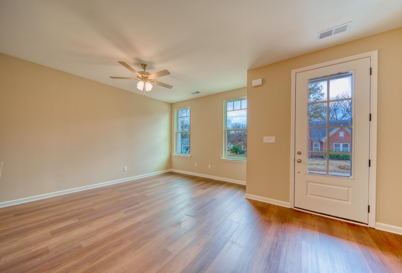 248 WASHINGTON AVE, Covington, Tennessee 38019, 2 Bedroom Bedrooms, 5 Room Rooms,2.1 BathroomBathrooms,Residential,For Sale,WASHINGTON,0,10213182