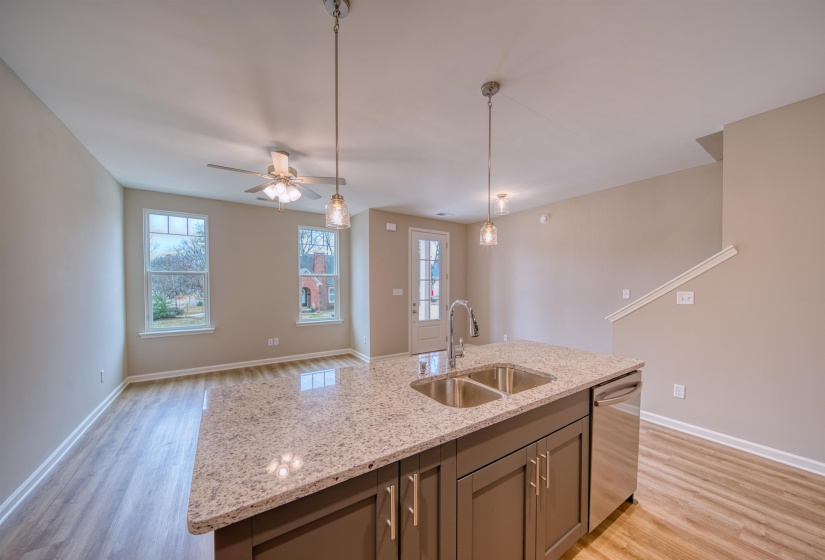 296 WASHINGTON AVE, Covington, Tennessee 38019, 2 Bedroom Bedrooms, 5 Room Rooms,2.1 BathroomBathrooms,Residential,For Sale,WASHINGTON,0,10213184