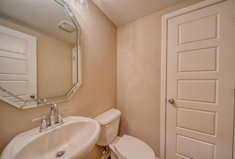 296 WASHINGTON AVE, Covington, Tennessee 38019, 2 Bedroom Bedrooms, 5 Room Rooms,2.1 BathroomBathrooms,Residential,For Sale,WASHINGTON,0,10213184