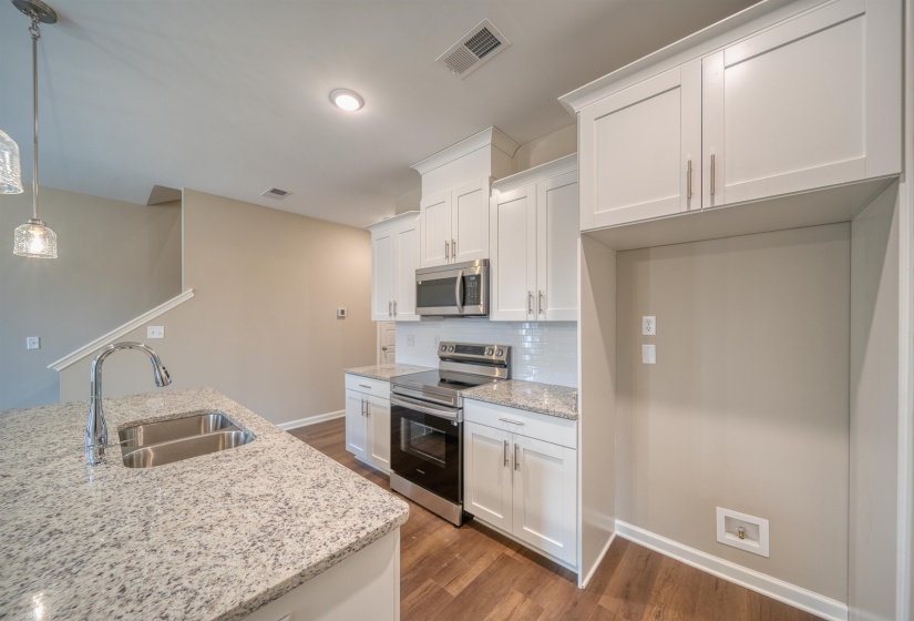 284 WASHINGTON AVE, Covington, Tennessee 38019, 2 Bedroom Bedrooms, 5 Room Rooms,2.1 BathroomBathrooms,Residential,For Sale,WASHINGTON,0,10213185