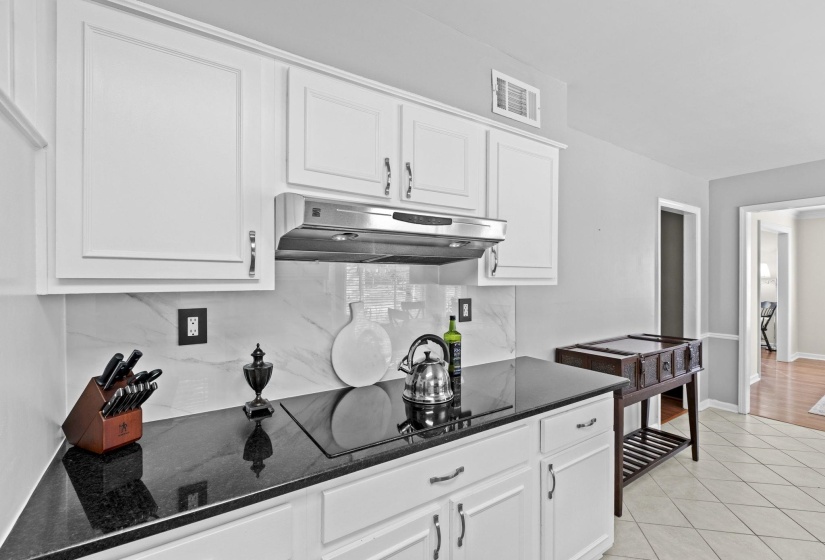 7964 DOVIE LN, Germantown, Tennessee 38138, 5 Bedrooms Bedrooms, 12 Rooms Rooms,3.1 BathroomsBathrooms,Residential,For Sale,DOVIE,10213223